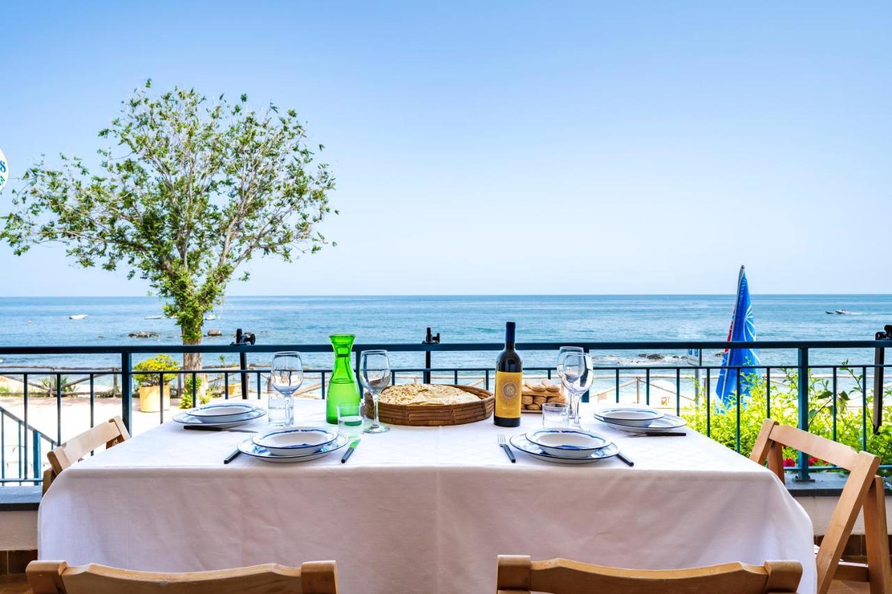 Casa Sulla Spiaggia Cala Gonone Eksteriør billede