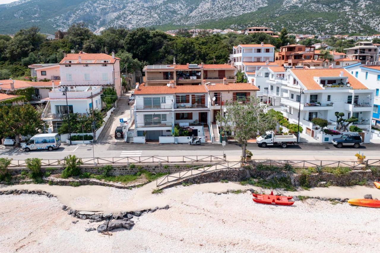 Casa Sulla Spiaggia Cala Gonone Eksteriør billede